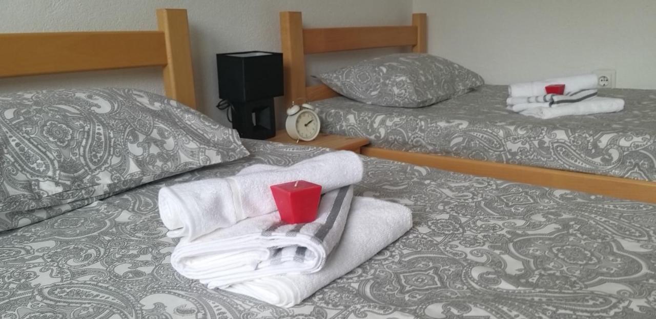 Studio Apartman Sajra Kulen Vakuf Exteriör bild