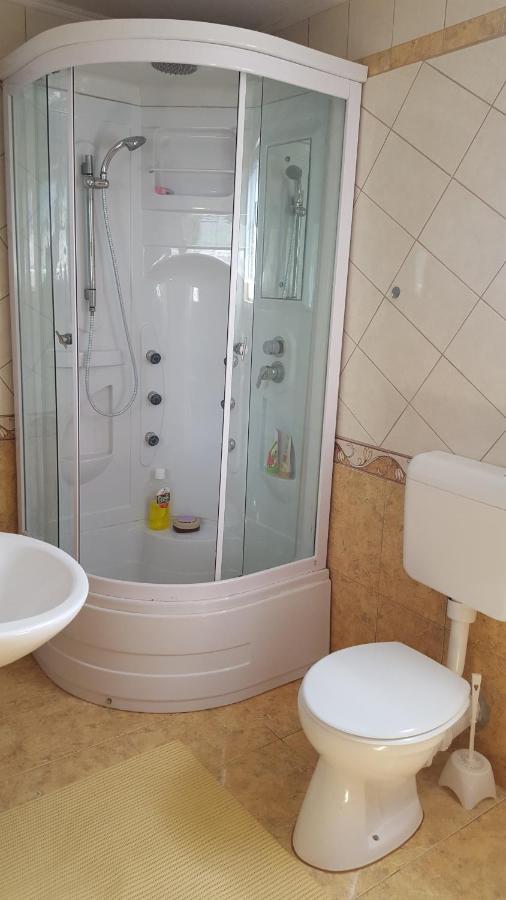 Studio Apartman Sajra Kulen Vakuf Exteriör bild